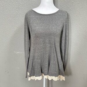 Xhilaration Gray Long Sleeve Top with Lace Hem